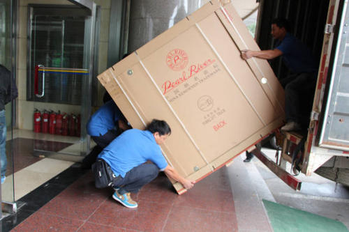 黄石港钢琴贵重工艺品无忧运